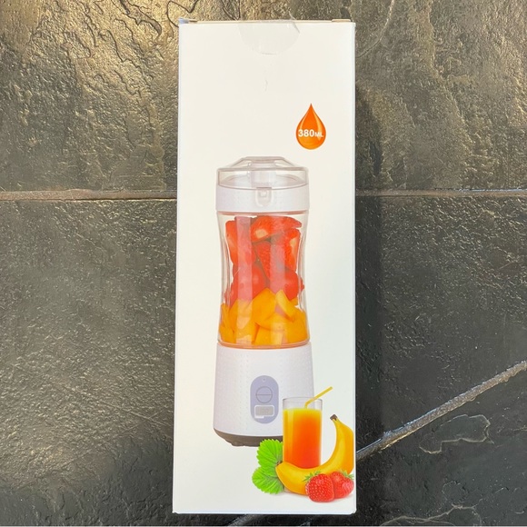 VOTSUPKITDINOK Portable Blender, USB Rechargeable, with 6pcs 3D  Black - Picture 10 of 10